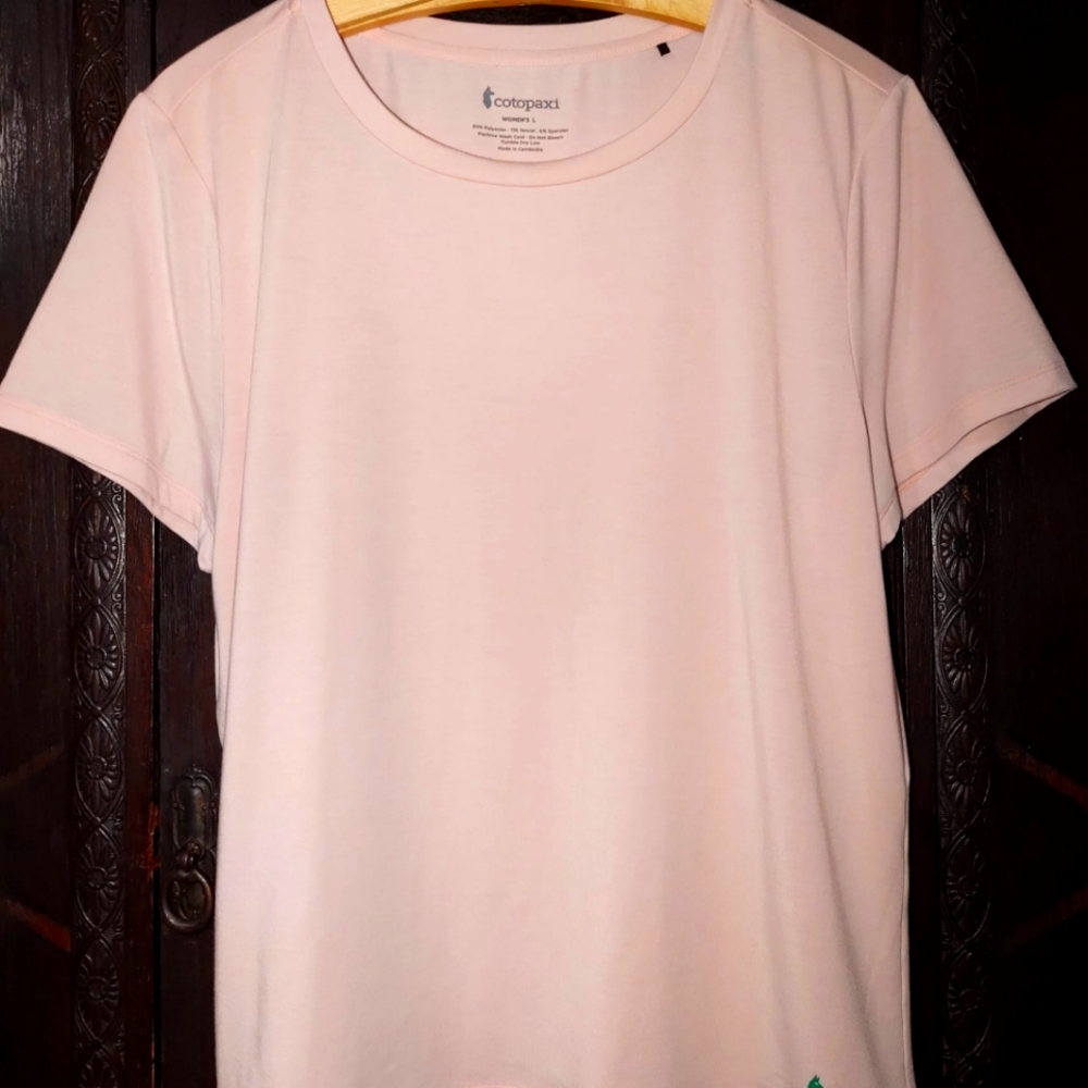 Cotopaxi Women's shirt